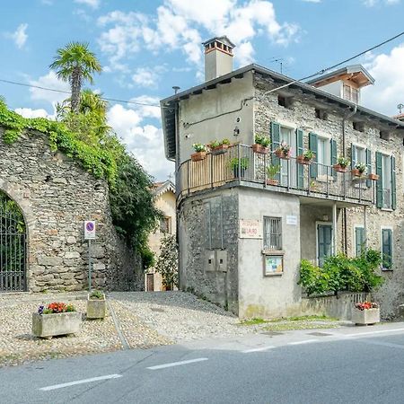 Castle&Lake Rezzonico Exterior photo